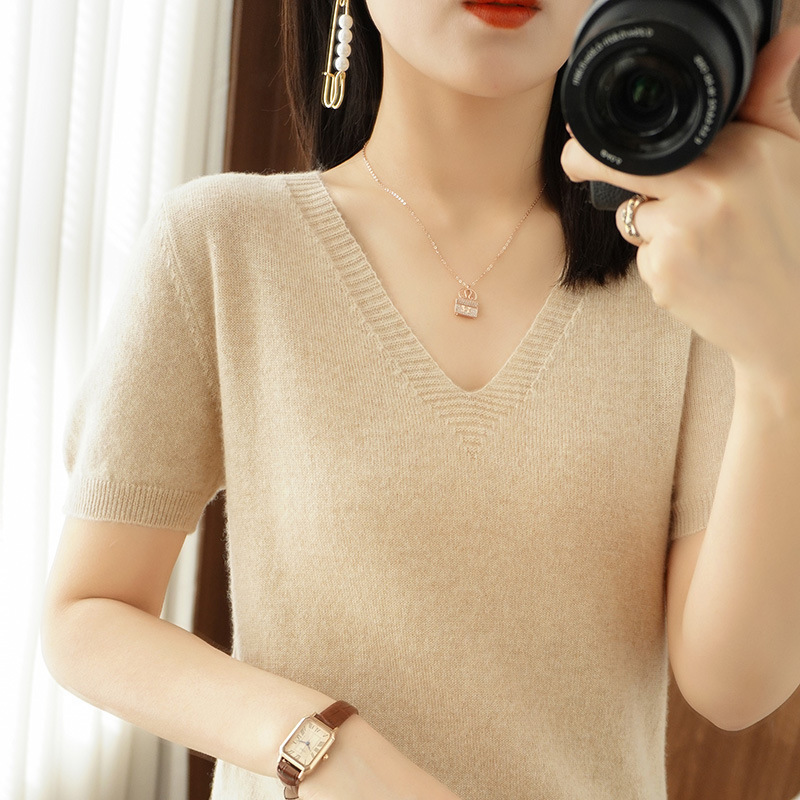 2022 Autumn and Winter Core-Spun Yarn Pullover Sweater Women's Regular Version V Neck Commuting Short Klein Blue 2022 Autumn and Winter Core-Spun Yarn Pullover Sweater Women's Regular Version V Neck Commuting Short Klein Blue
