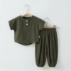 Brown and green (gauze short sleeves + closet pants) is recommended to take a small size
