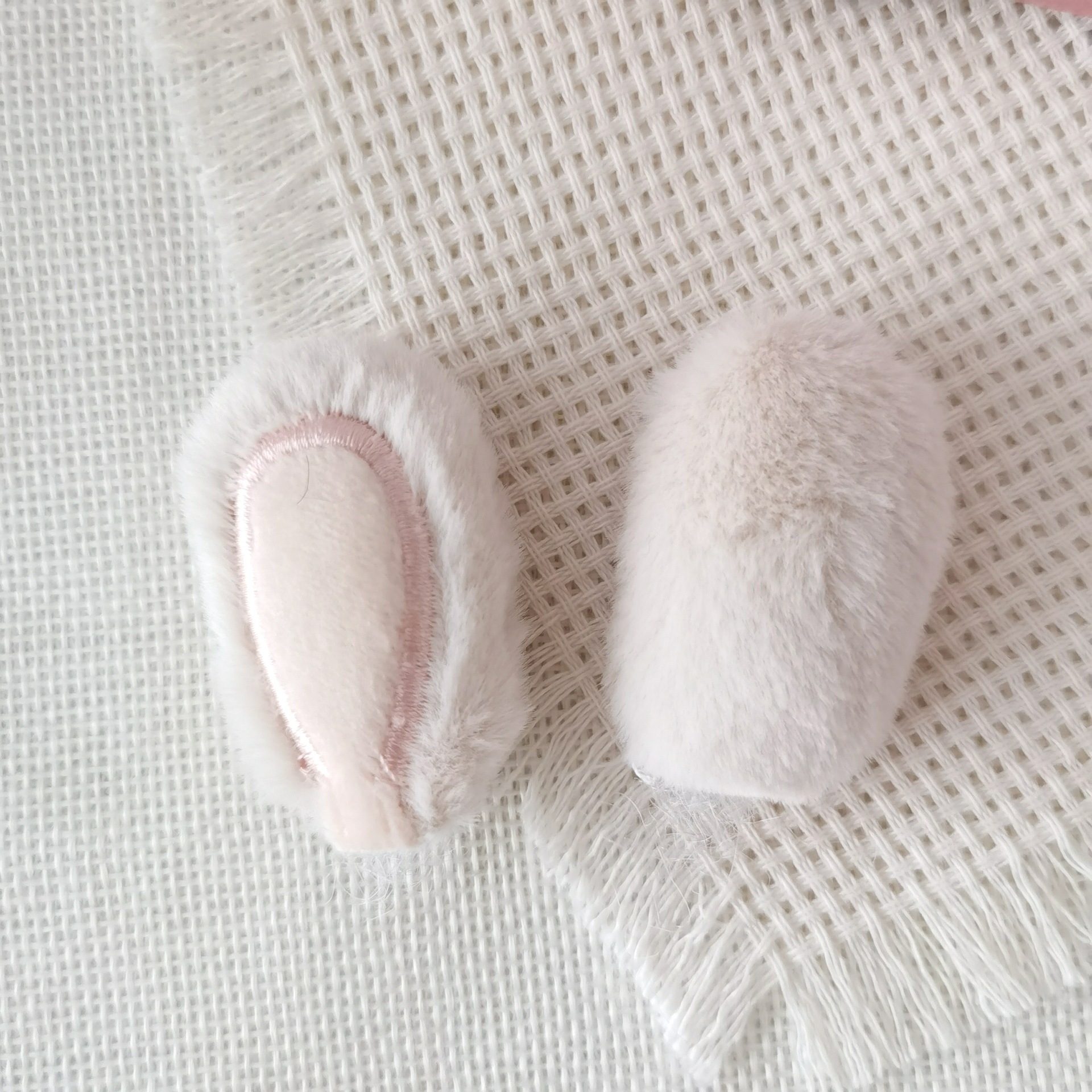 베이지색 토끼 귀 싱글