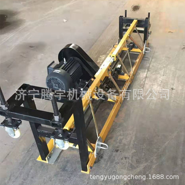 四川达州6米混凝土路面整平机8米框架式汽油振动梁工程机械