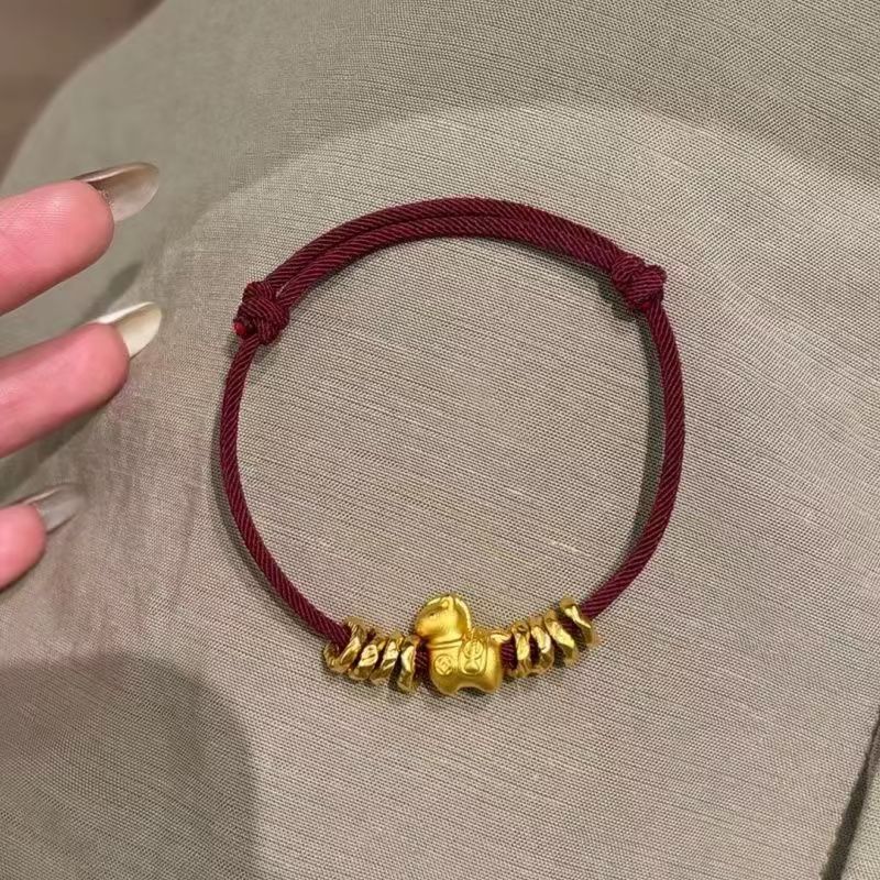 Trendy and Unique Red String Bracelet for Women, Perfect as a Gift for Students, Symbolizing Good Luck and Simplicity