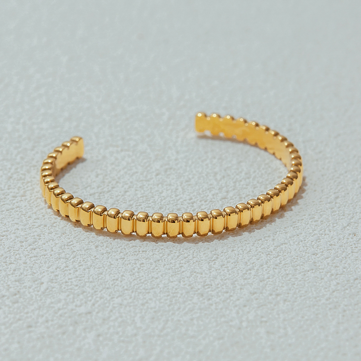 Jeding Pulsera de acero inoxidable europea y americana Joyas no decoloradas para mujer Joyas ligeras de lujo de alta gama Joyas de acero de titanio explosivas transfronterizas image 5