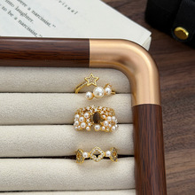 �ʹڷ»���ʯ�p������ɫؐ���������~�����ʯ�_�ڽ�ָ�B��Ů