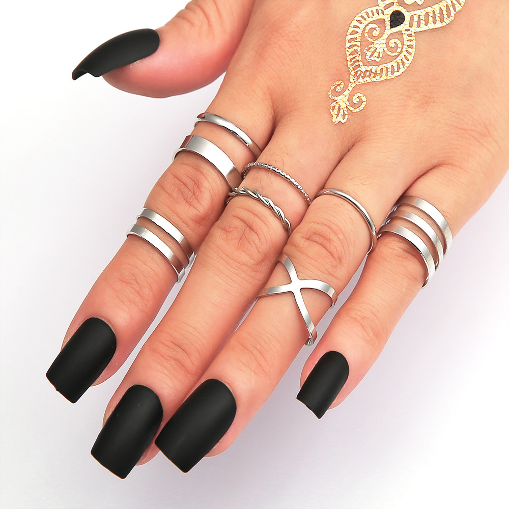 Funkelnder Ring für Damen, mit romantischem Flair gefertigt. Elegant und komfortabel, entworfen, um Ihren Charme zu unterstreichen. Ein dezentes und dennoch atemberaubendes Schmuckstück für Verabredungen._voghion.com