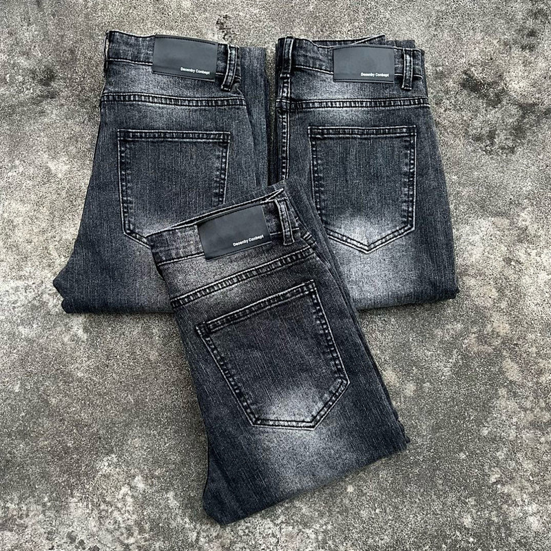 Dc Retro Black Bamboo Cotton Faded Lightning Pattern Washed and Distressed Micro-Flared Jeans for Men and Women, Same Style for Delivery Dc Retro Black Bamboo Cotton Faded Lightning Pattern Washed and Distressed Micro-Flared Jeans for Men and Women, Same Style for Delivery
