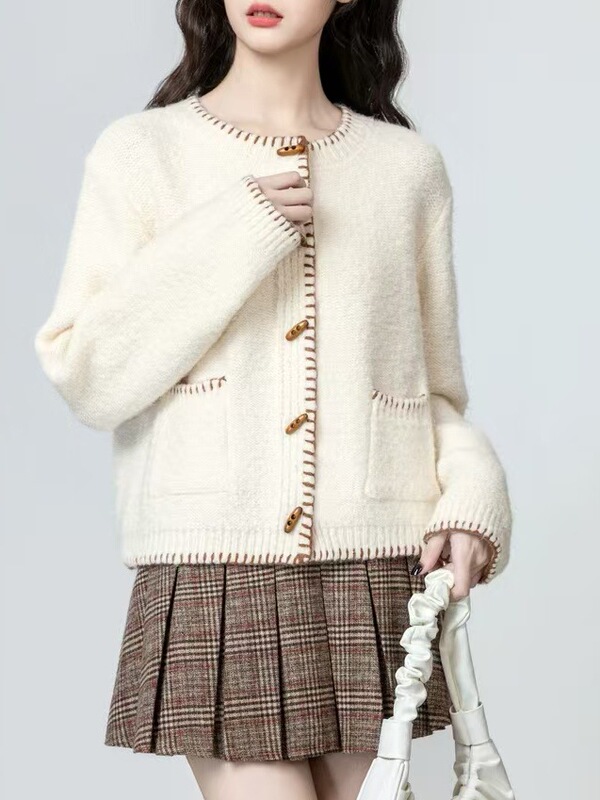 小香风牛角扣圆领毛衣外套女春秋新款复古慵懒风加厚针织开衫上衣|undefined