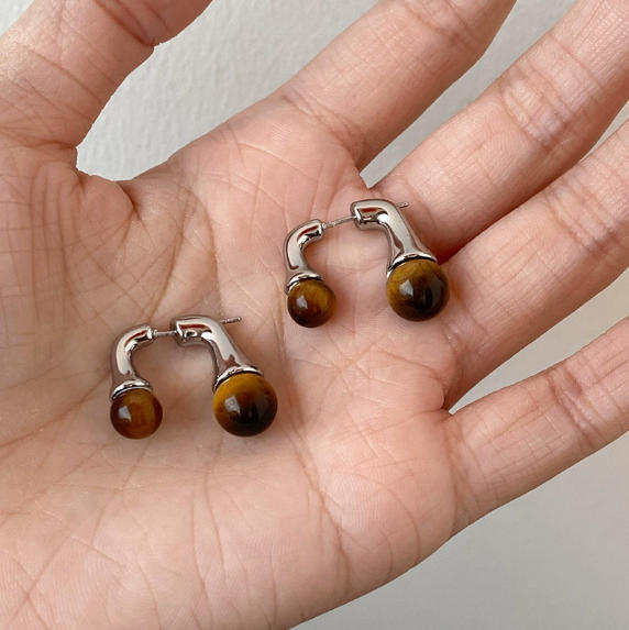 54# Maillard tiger eye stone metal earrings