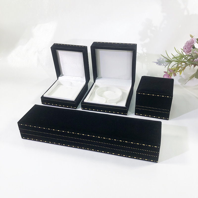 新しい厚い直角の凸のフランネルのアクセサリーの箱のファッションの宝石のアクセサリーのネックレスの収納箱のプリントの箱