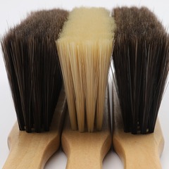 Factory wholesale long handle bed brush with long bristles for household cleaning and dust removal, soft brush for cleaning beds and sofas