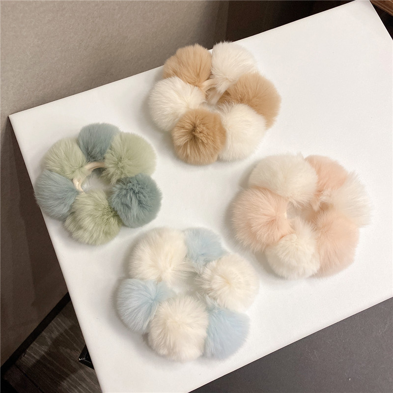 Automne Et Hiver Nouvelle Corde De Tête En Peluche Tempérament Féminin Bande De Caoutchouc Femme Ins Coiffe Bicolore display picture 9