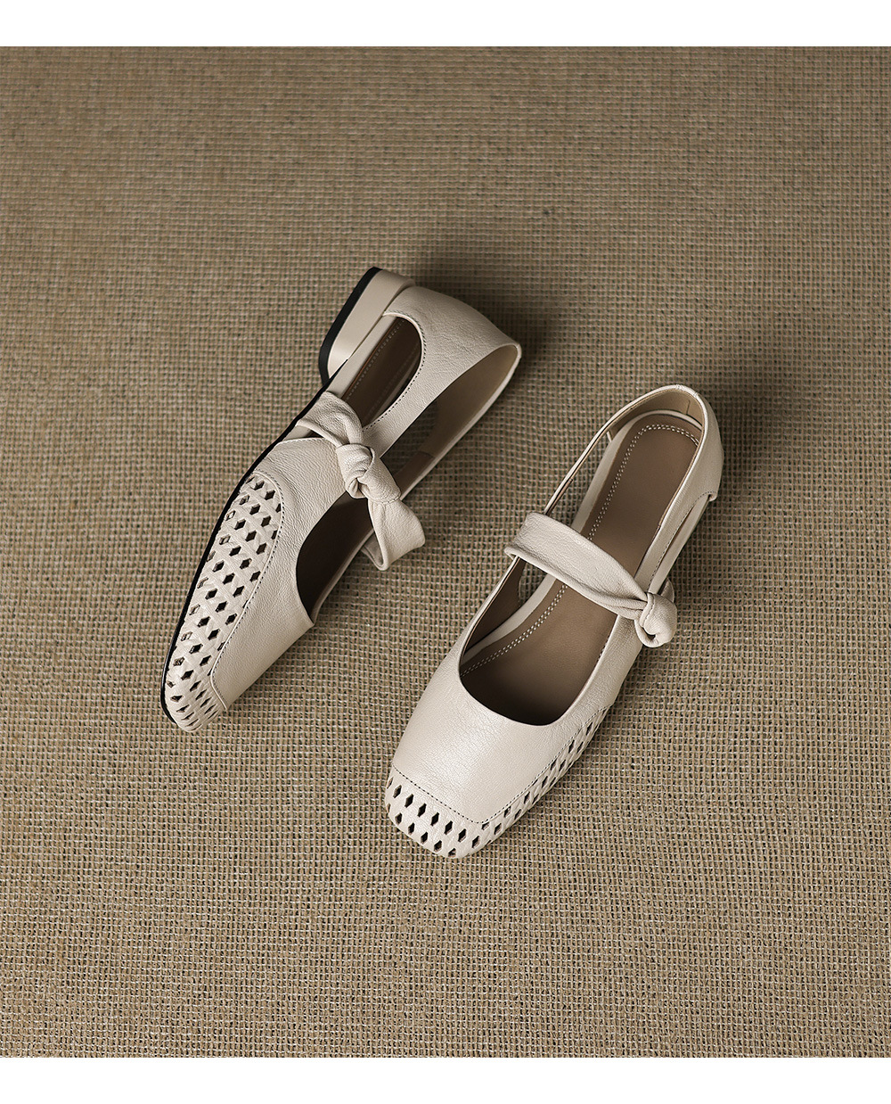 Sandal nữ mũi nhọn da dê đục lỗ gót thấp 2 cm, miệng nông hở mũi — đen chi tiết 16