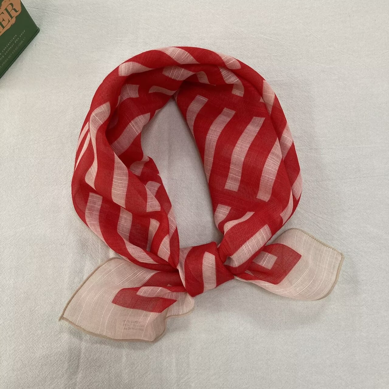 빨간색 줄무늬 15개