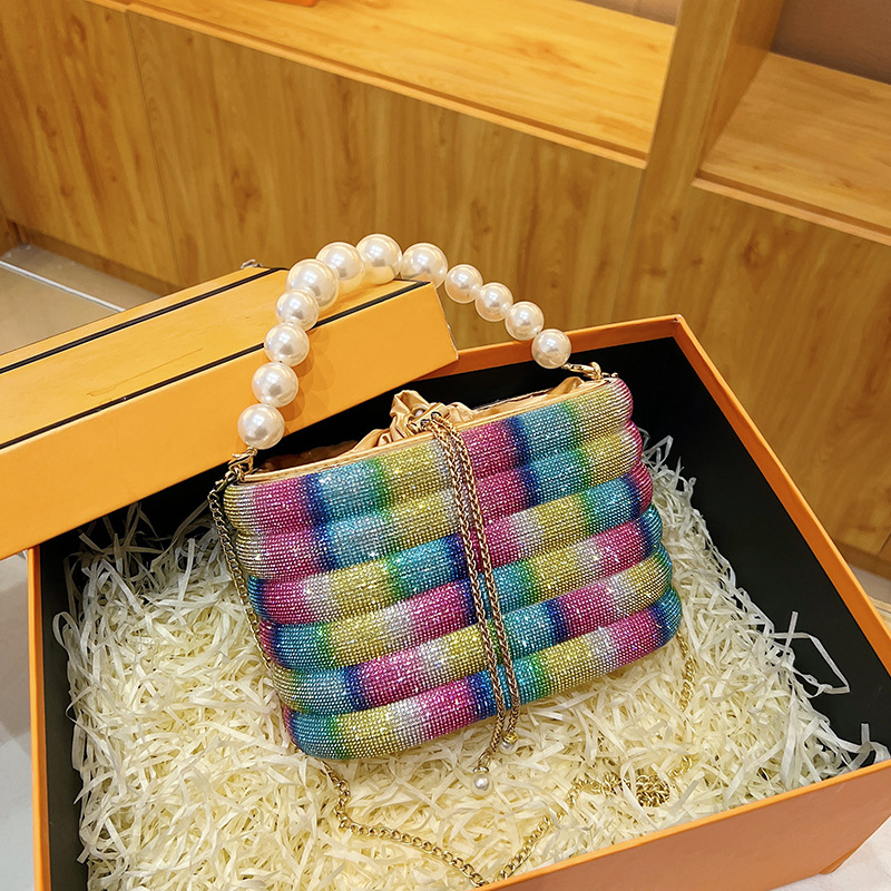 Bolso de lujo con cadena de diamantes y ondas, diseño francés, con diseño de cubo estúpido, brillante, con perlas de hadas y agua_voghion.com