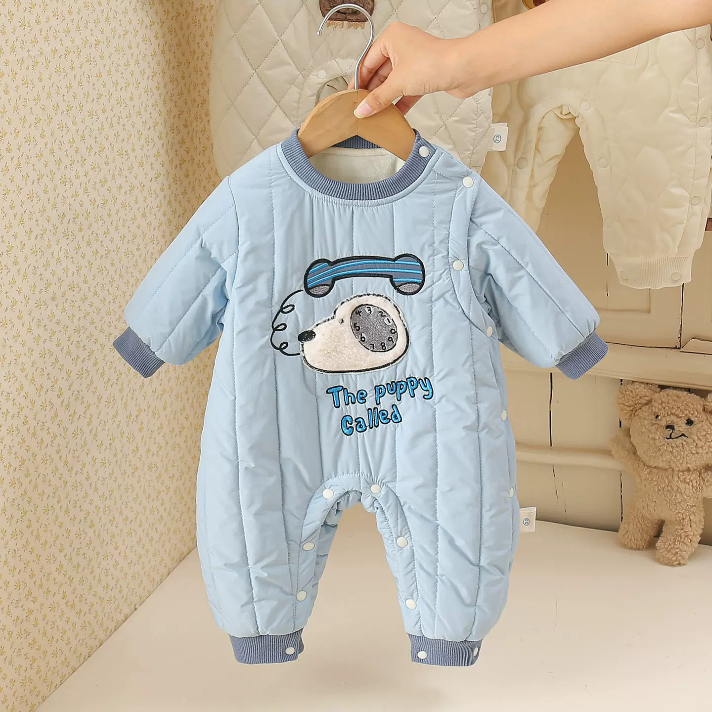 婴儿加绒连体衣加厚秋冬外出服夹棉冬季宝宝卡通衣服外出保暖棉服