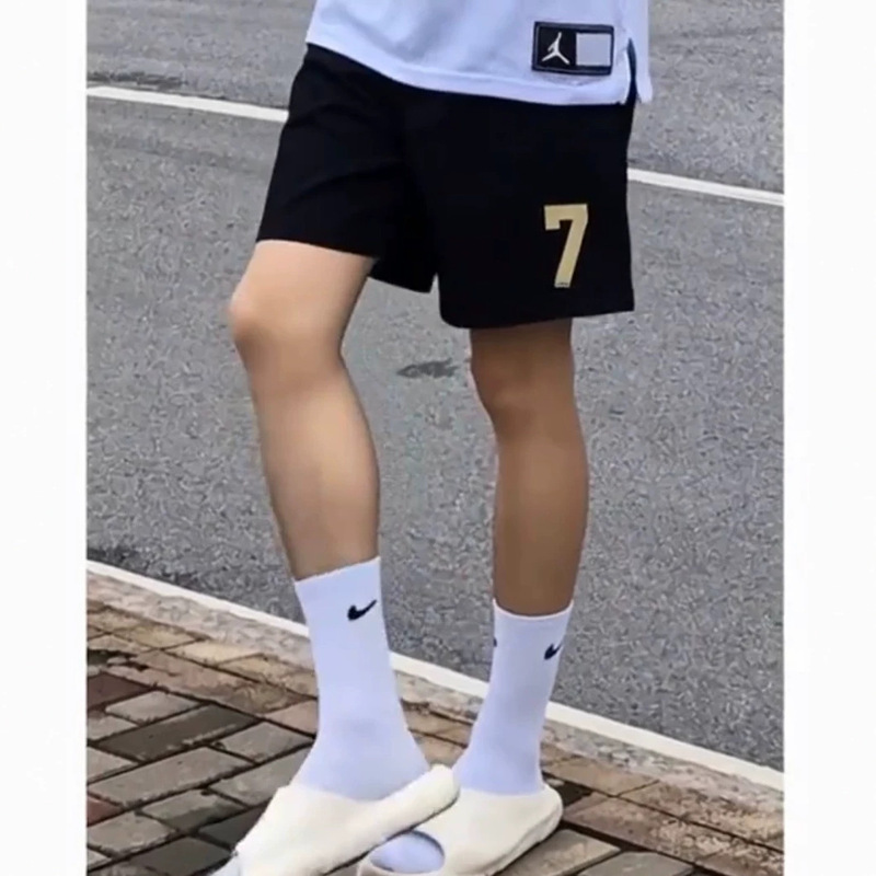 Summer new American-style men's shorts, trendy brand, thin design, niche, loose fit, plus size, sports casual knee-length pants Summer new American-style men's shorts, trendy brand, thin design, niche, loose fit, plus size, sports casual knee-length pants
