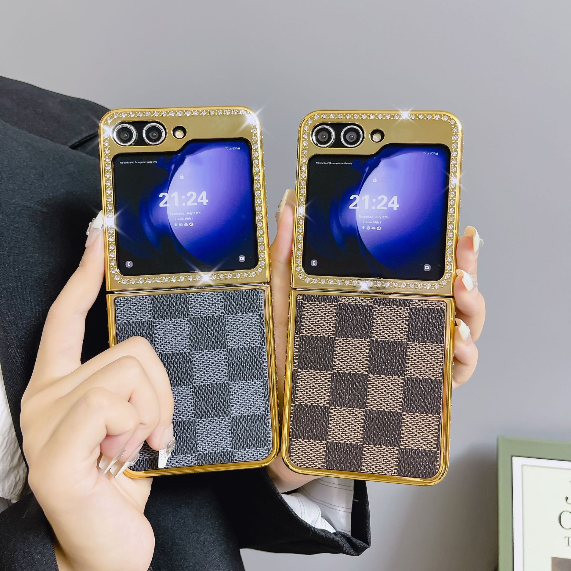 Leopard Print Phone Case For Samsung Z Flip 5 4 3 Classic Style_voghion.com
