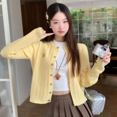 黄色麻花毛衣外套女秋季穿搭2025新款爆款时尚洋气百搭毛衣上衣