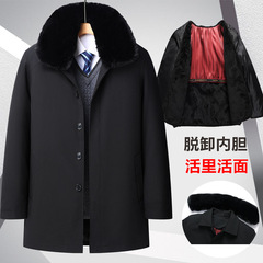 お父さんの冬服のコートの中で年配の綿の服の男性の中年の男性のベルベットの厚いダウンの綿服のおじいさんの冬の綿入れの上着