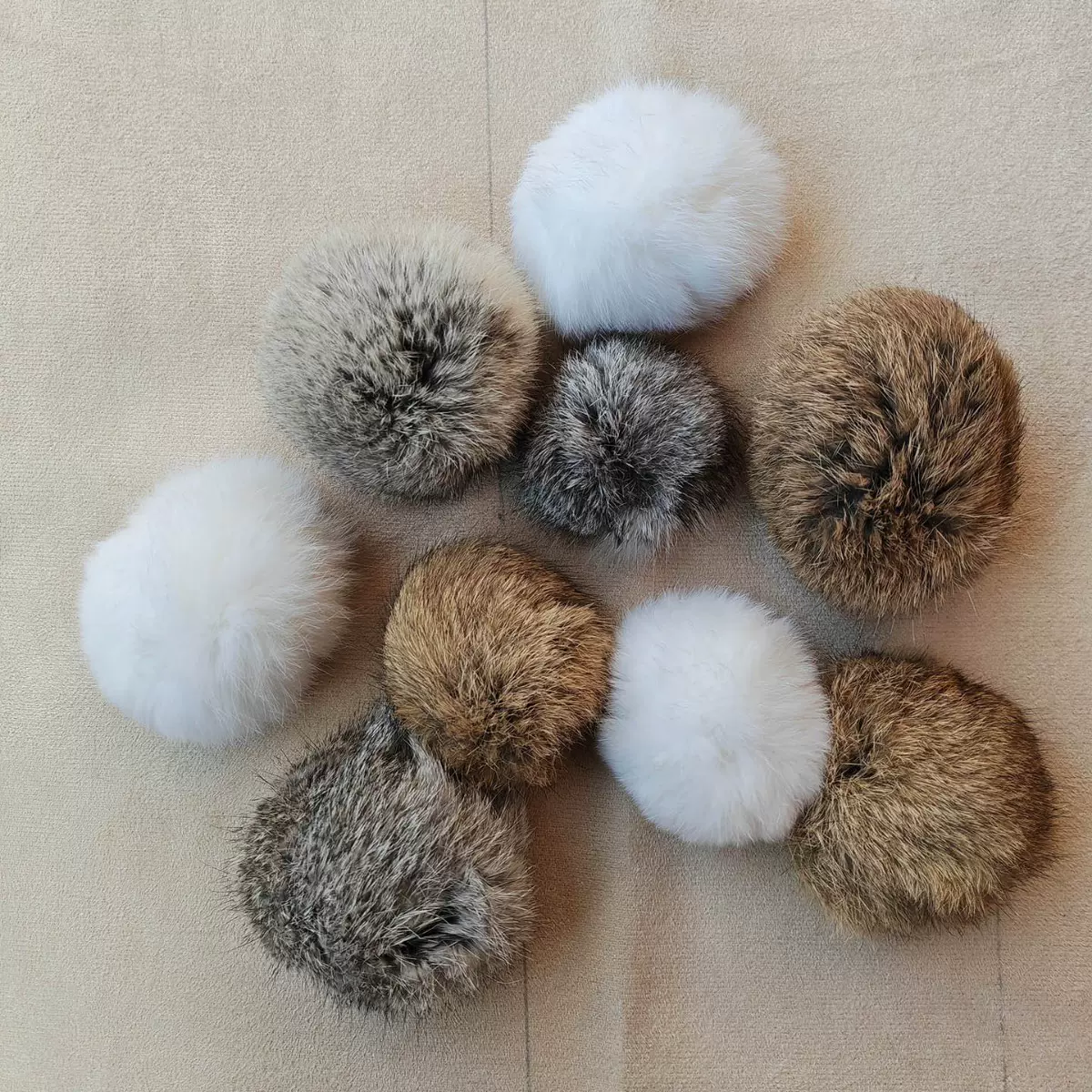 逗猫神器真兔毛球獭兔毛球真皮毛球猫咪自嗨互动丰容玩具