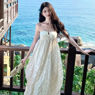 高级法式度假风连衣裙女自带胸垫超仙挂脖露背吊带长款裙子