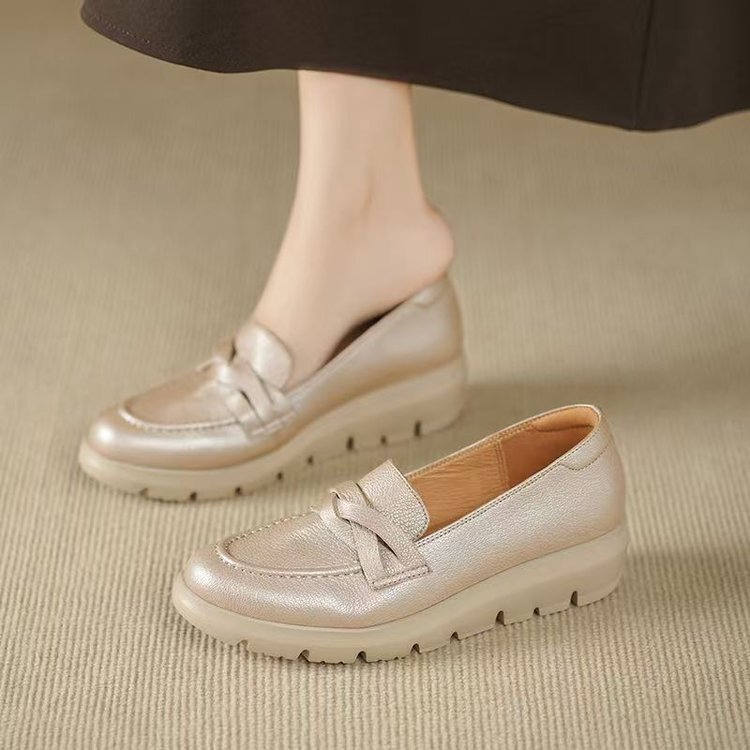 Soft-Soled Thick-Soled Loafers, Comfortable and Non-Tiring for the Feet, Soft Leather Women's Shoes, 2026 Summer New Style, Waterproof Platform Slip-On Shoes