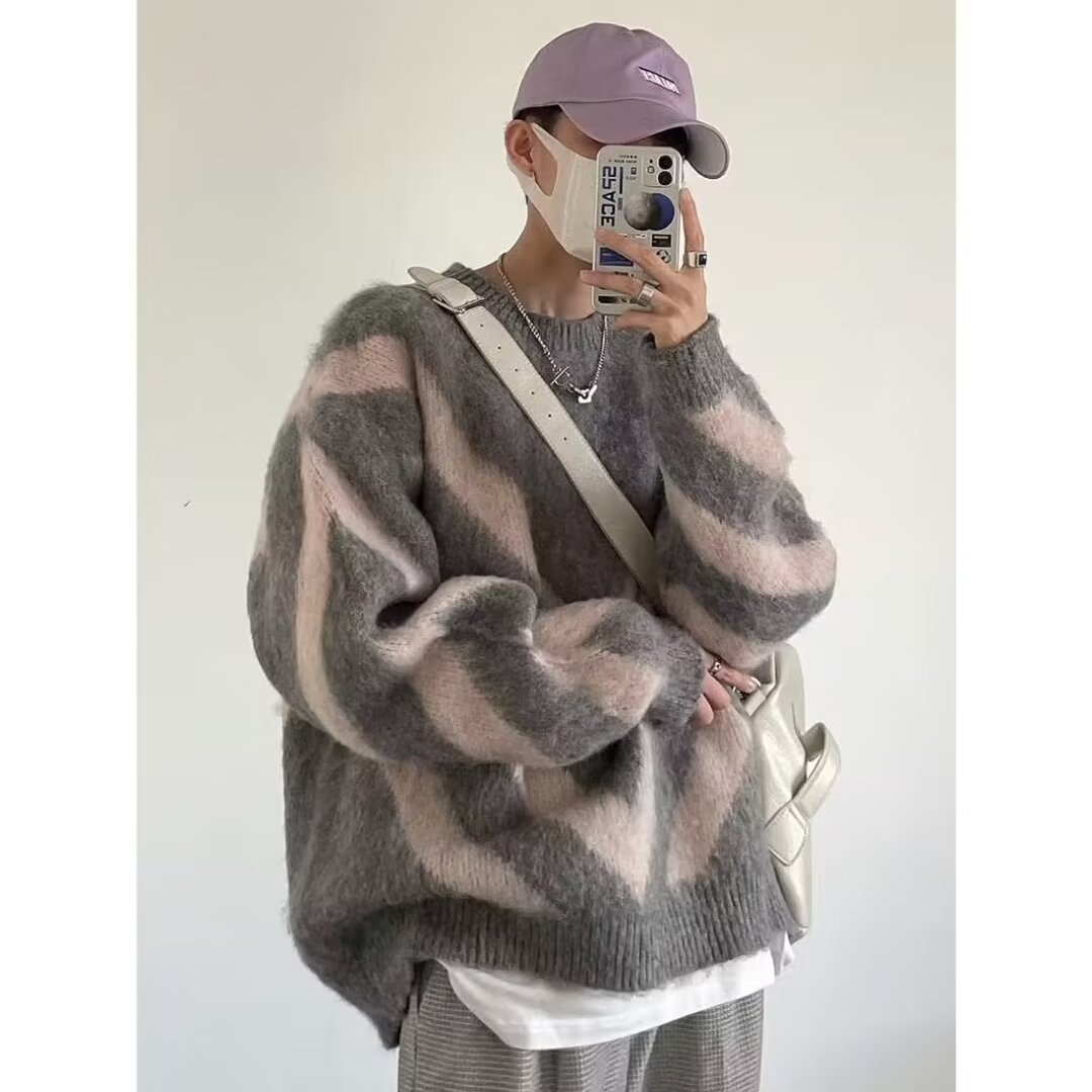 Autumn/Winter Korean Style Trendy Soft and High-End Retro Diamond Striped Sweater for Men, Loose Fit, Crew Neck Knitwear