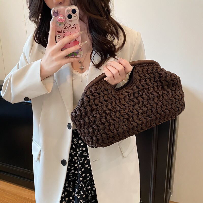 2026 New Style Hand-Woven Handbag for Women, High-End and Stylish Beach Vacation Crossbody Bag, Light Luxury Trendy Bag