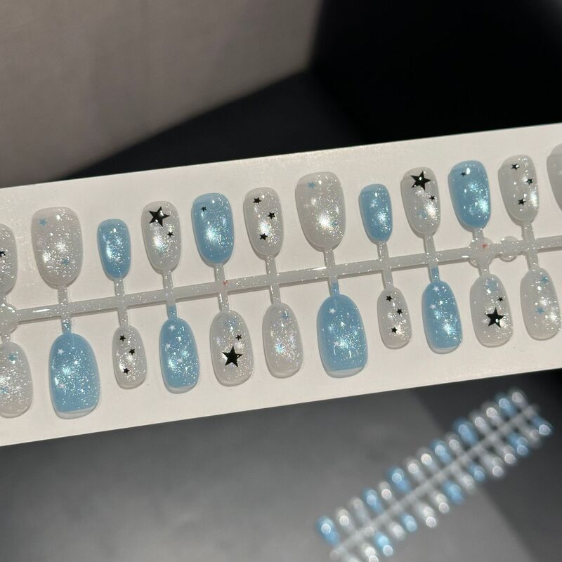 Wearable Nails: Milky Blue Star Cat Eye Five-Star Cool Sparkling Pre-made 30-piece Polka Dot Nail Stickers, Fairy-like and Elegant