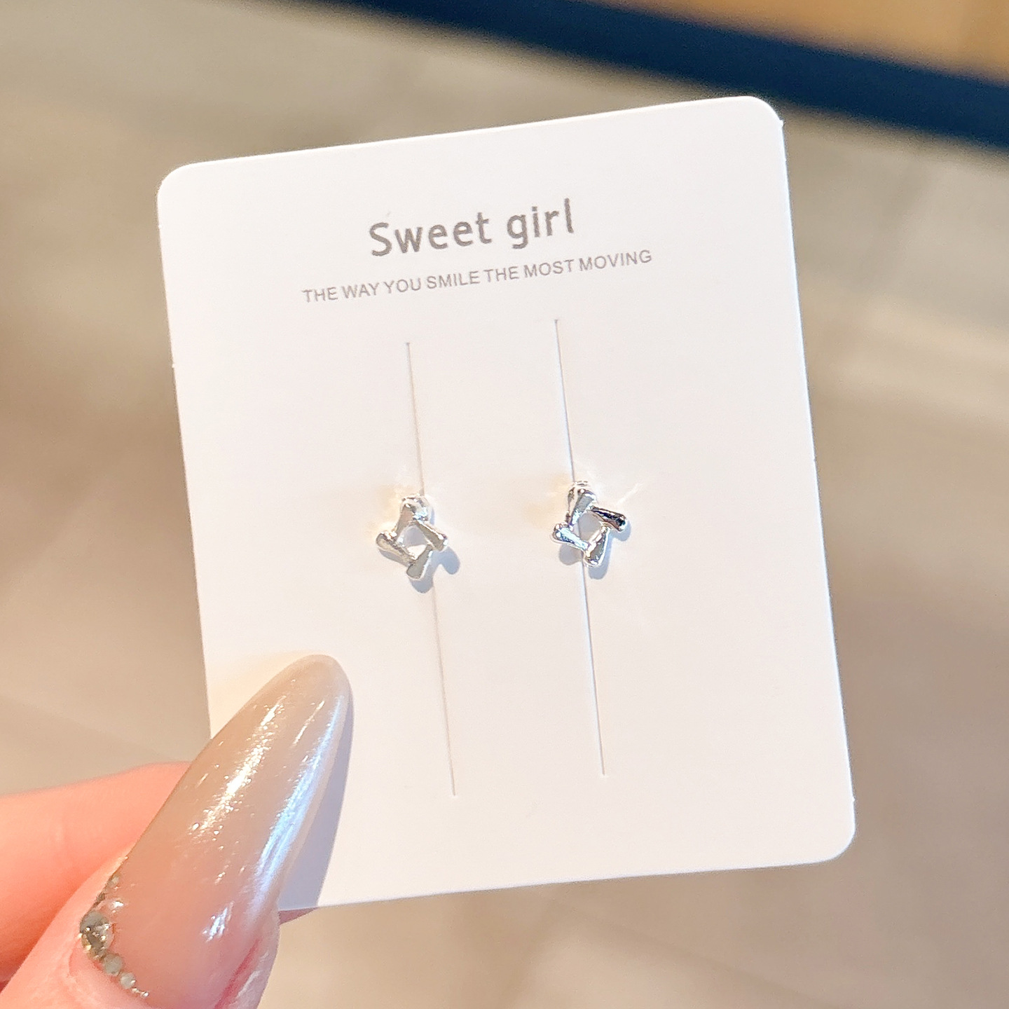 Pendientes de aleación Pendientes de alta calidad de perlas para mujer Pendientes exagerados de temperamento de lujo ligero coreano Pendientes largos con borlas al por mayor