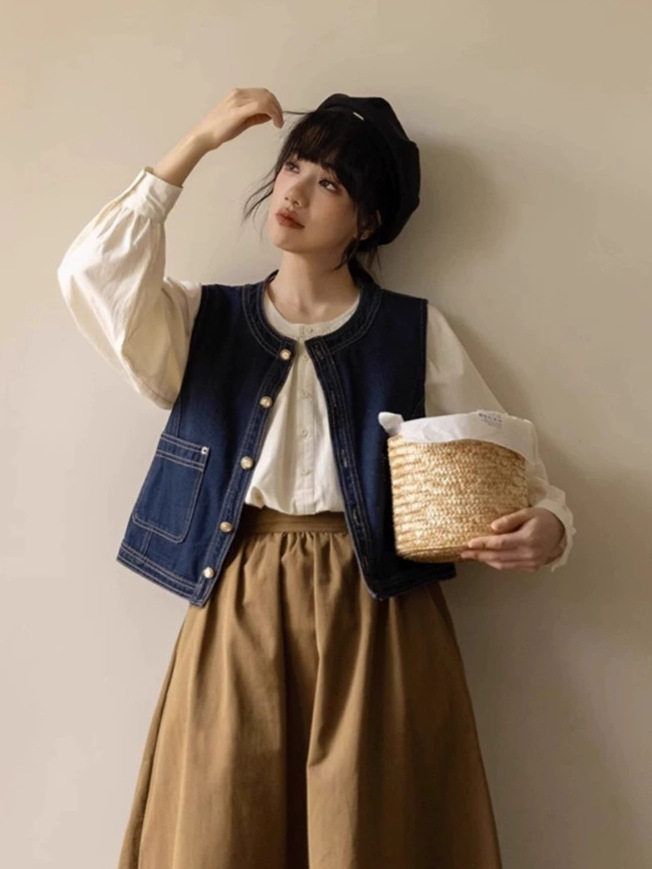 Áo vest denim nữ không tay cổ chữ V phối lớp phong cách retro, dáng ôm tôn dáng, dài 50–65 cm — Áo vest denim màu xanh (hàng có sẵn), Áo vest màu xanh đậm (có sẵn), Áo vest màu xanh đậm