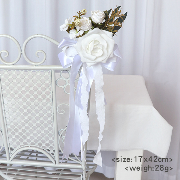花の結婚式の背もたれの花をシミュレーションします。|undefined