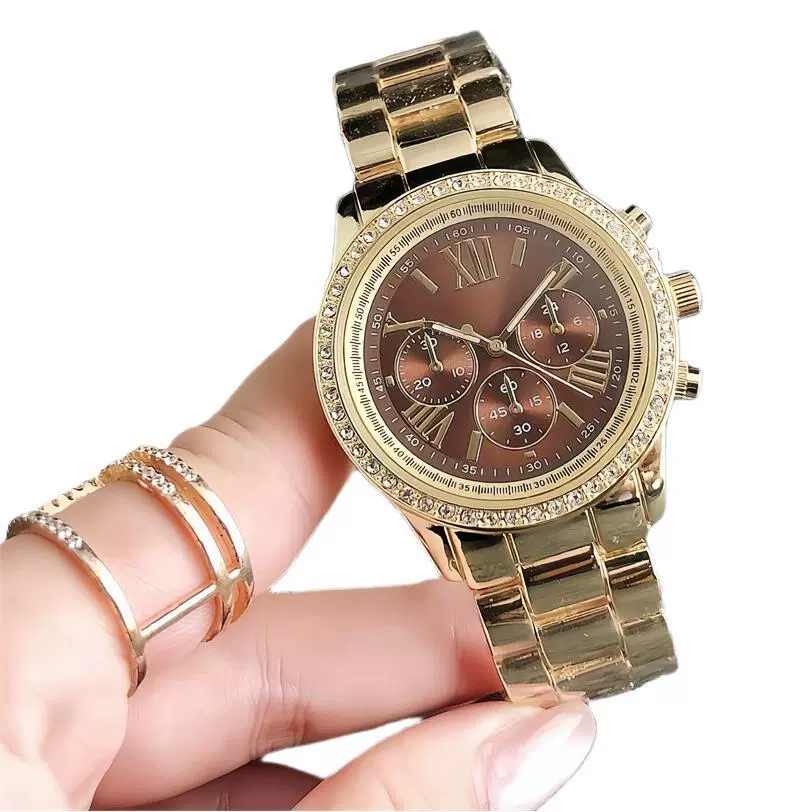 Capacious quartz trend women's watch, simple and elegant design