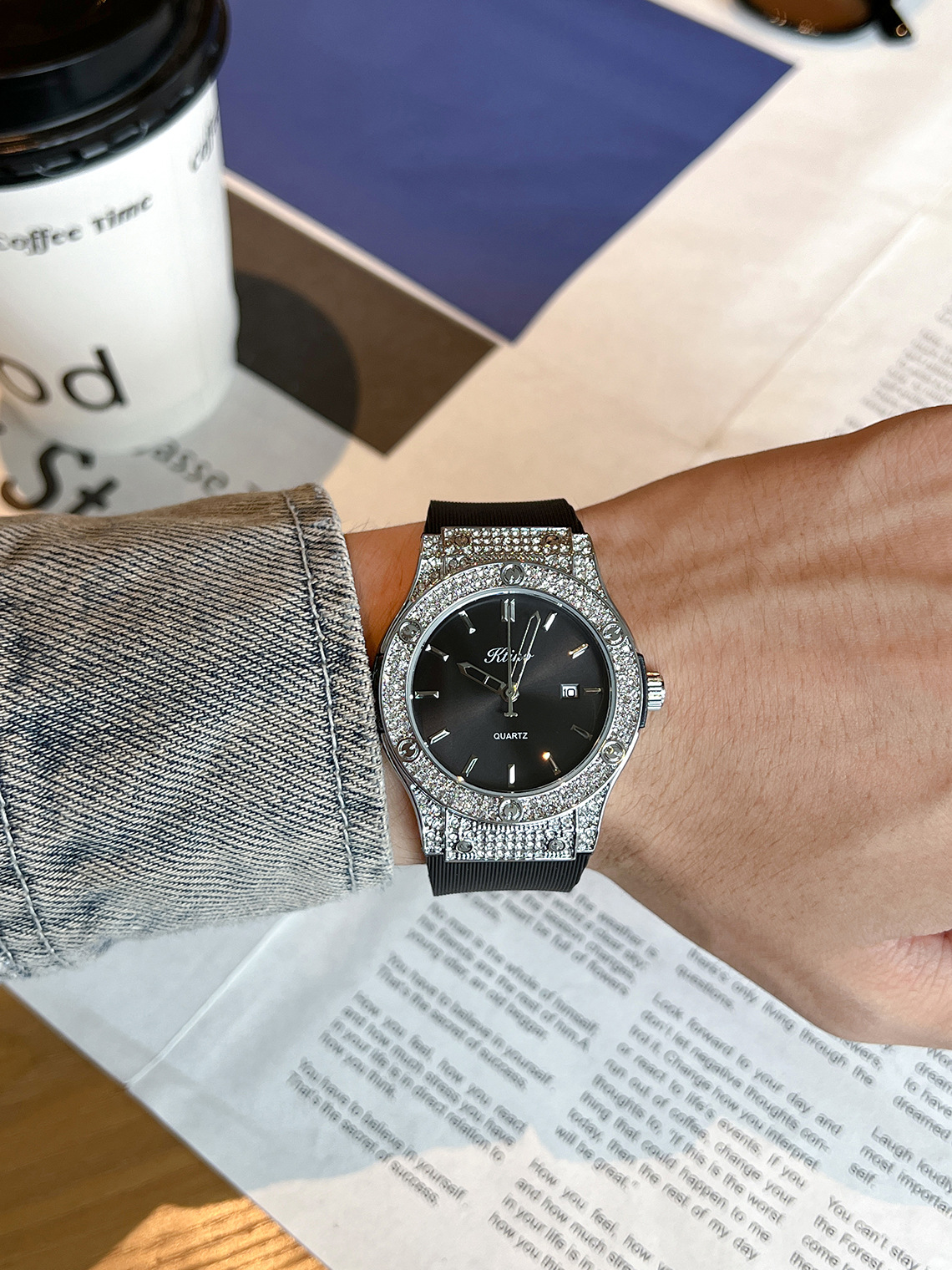 银壳黑面硅胶表带