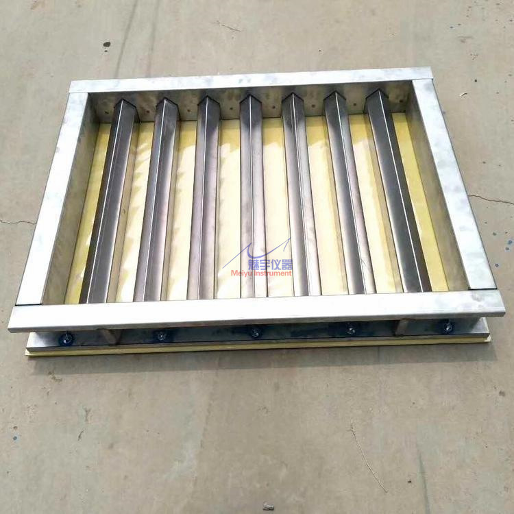 密实混凝土刀口约束早期开裂试验模具 采用平板刀口诱导约束法