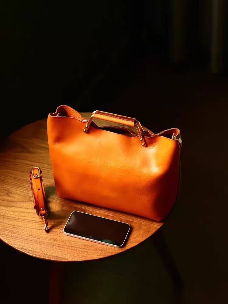 Elegant Minimalist Women's Handbag, Versatile Fashion Genuine Leather Crossbody Bag, Large Capacity Business Commuter Tote Bag - Thumbnail 7