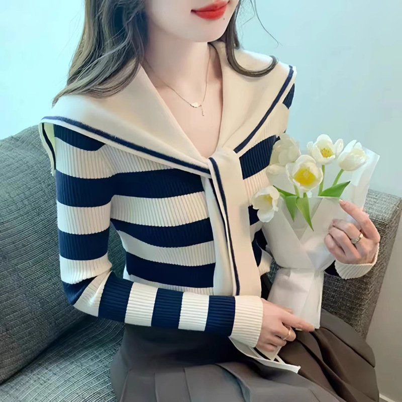 Navy Striped Sweater 2024 Autumn and Winter New College Knitted Sweater Design Slim-fit Slimming All-match Top Inner