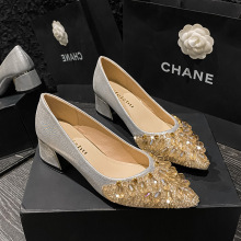 2024爆款尖头单鞋春款珍珠水钻仙女风法式气质粗跟浅口一脚蹬