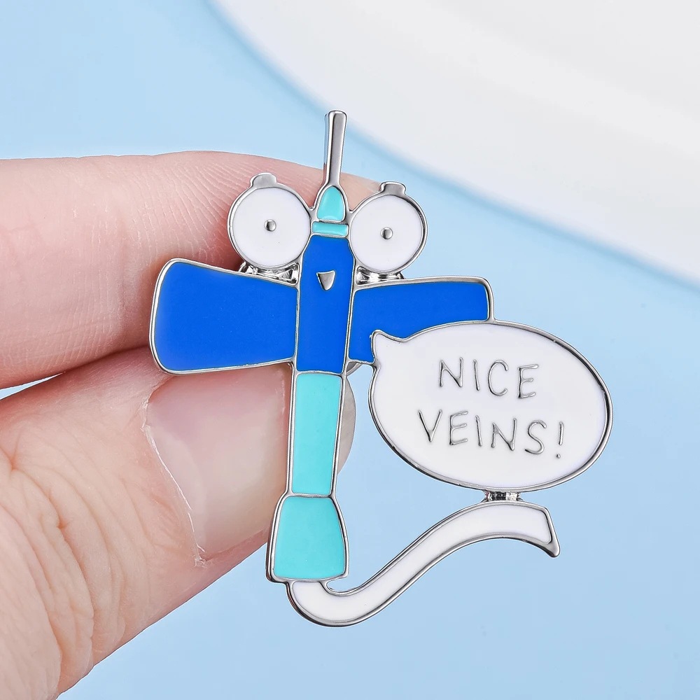 Broche à vêtements style lettre, mignonne et haut de gamme, avec motif floral et piano, accessoires DIY, style dessin animé transfrontalier._voghion.com