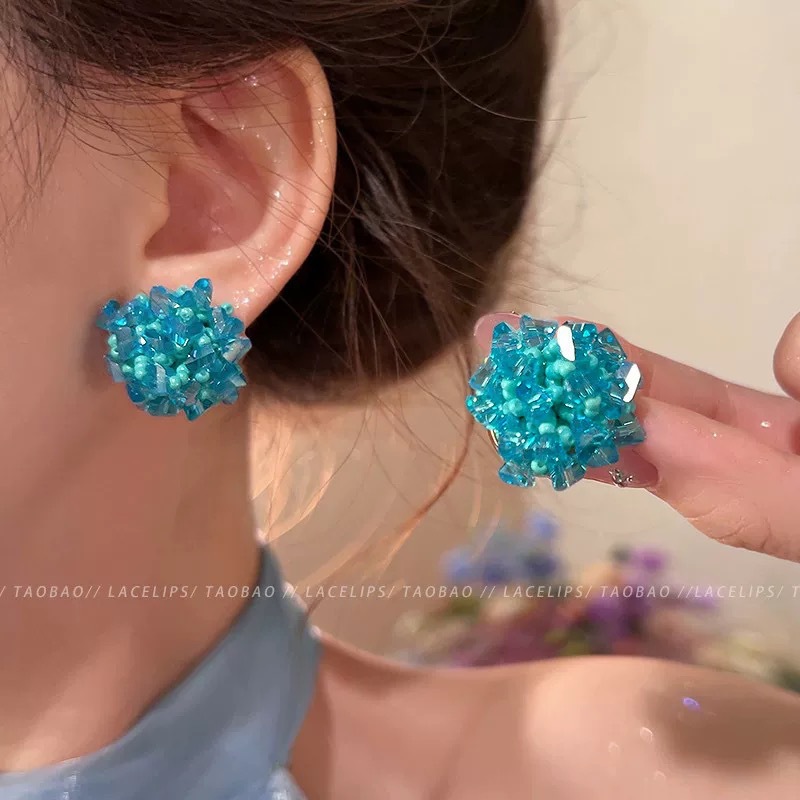 73#Blue crystal beaded hydrangea stud earrings