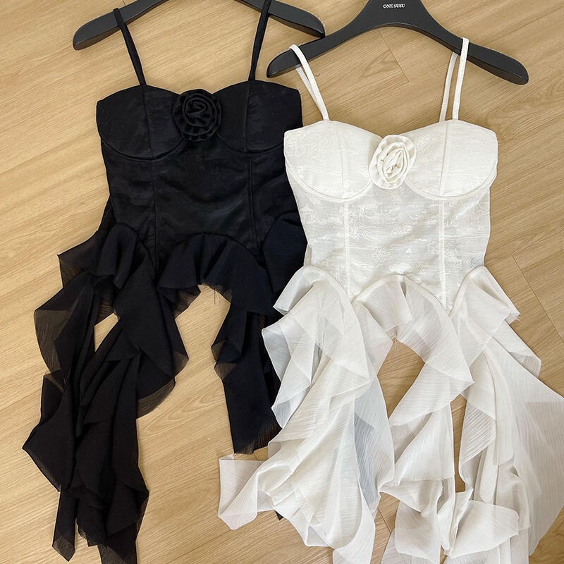 Irregular Lace Niche Camisole with Built-In Breast Pads for Outer Wear, Versatile and Beautiful Back, Sexy Tops for Women Irregular Lace Niche Camisole with Built-In Breast Pads for Outer Wear, Versatile and Beautiful Back, Sexy Tops for Women