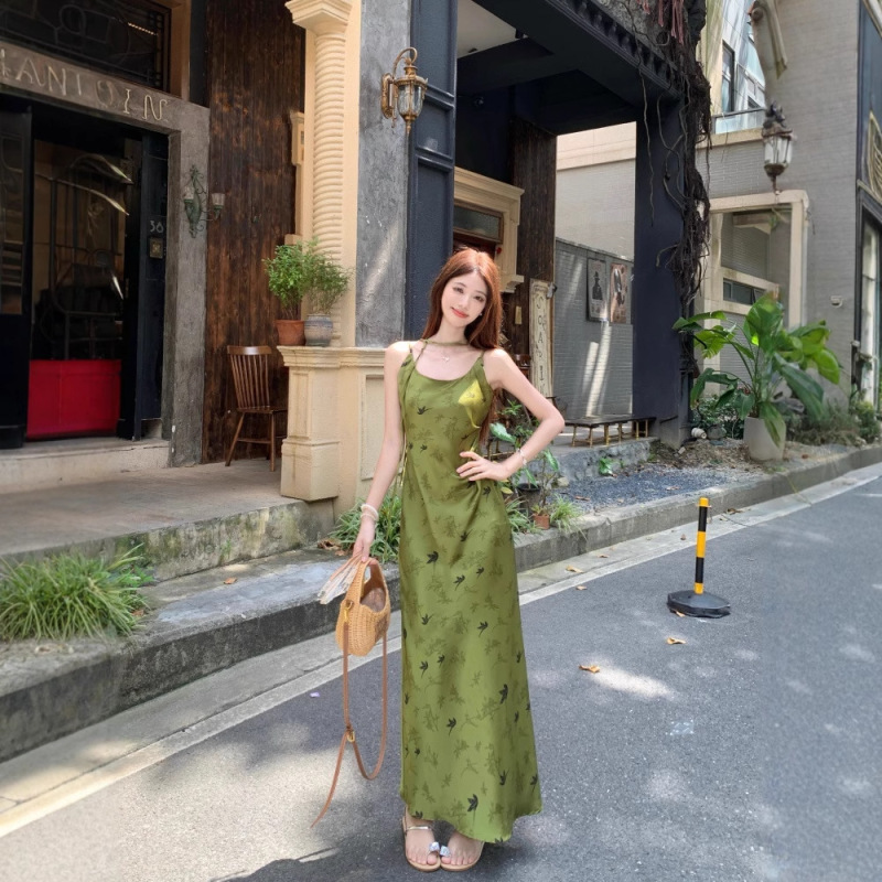 新中式复古绿色碎花吊带连衣裙大码气质国风缎面长裙+开衫两件套|undefined