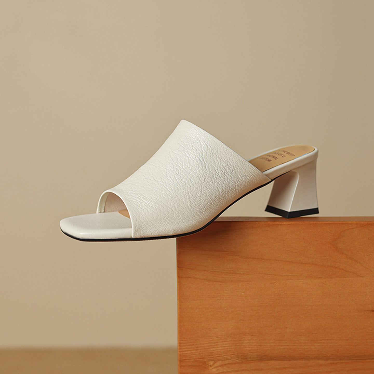 Sandal cao gót nữ hở mũi quai ngang da bò đục lỗ, gót 7 cm — Đen và cao 7 cm chi tiết 22