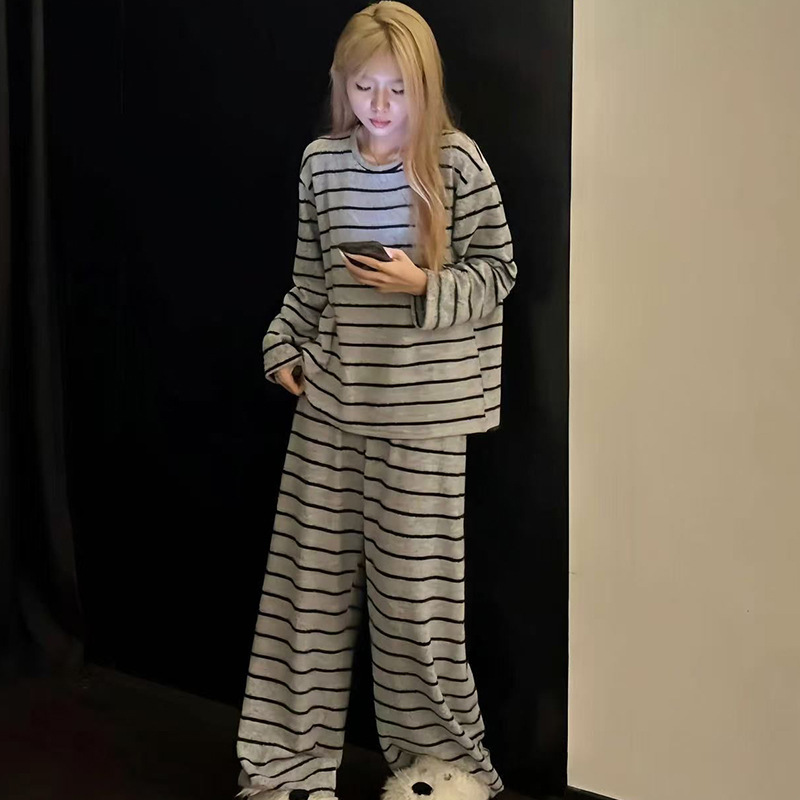 Loose and Warm Petite Relaxed German Velvet Pajamas Women's Long-Sleeved Pants Suit Spring and Autum 2025 New Style