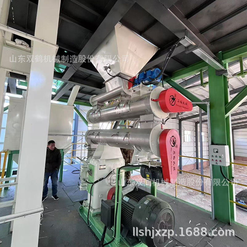 高档10吨家禽饲料生产线 环模420型牛羊补充饲料加工设备安装调试