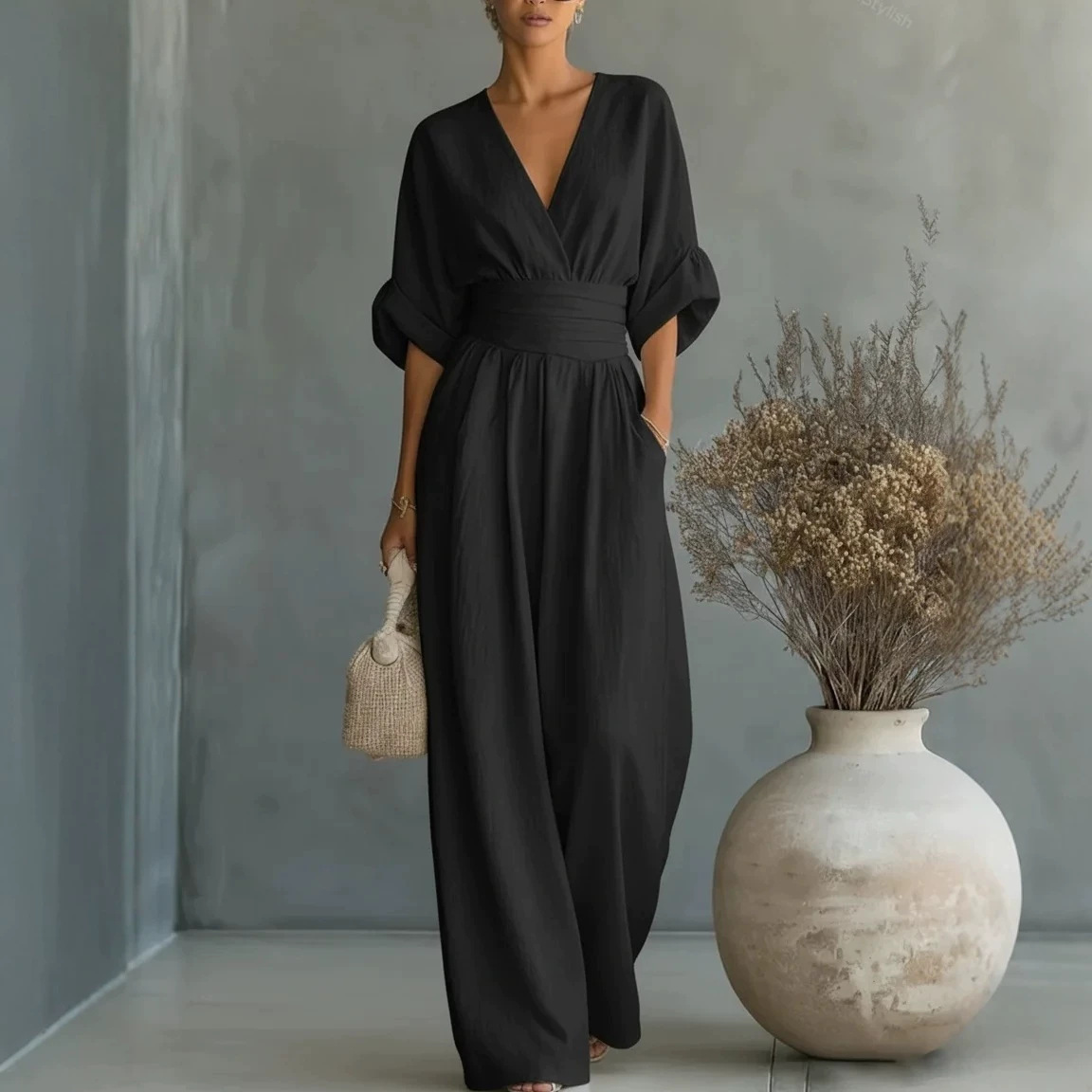 2026 Spring/Summer New Arrival European and American Cross-border Amazon: Elegant Slim Waist V-neck Sophisticated Solid Color Jumpsuit for Women.