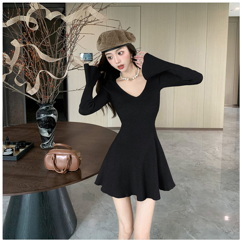 2025 New Knit Long-Sleeve Dress for Women Autumn/Winter Wealthy Heiress Coat Inner Layer Base Waist Shaping Sweater Fluffy