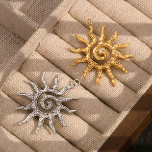 European and American Ins Fashion Elegant Niche Sun Pendant Stainless Steel Plated 18K Gold Elegant Retro Personalized Jewelry Accessories