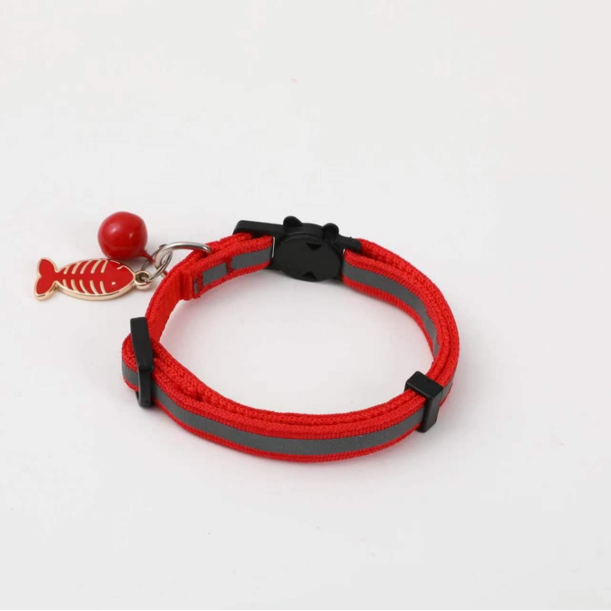 Productos para mascotas de tela reflectante collar de gato colgante de hueso de pescado colorido collar de gato