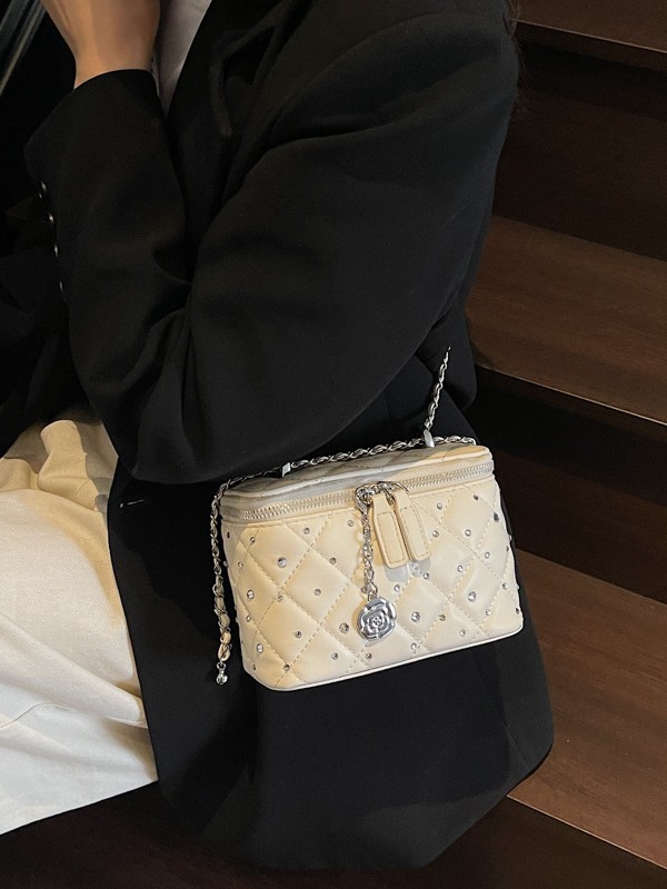 Xiaoxiangfeng Lingge Fashion Handbag Bolso cuadrado pequeño Mujer 2025 Transfronterizo nuevo bolso bandolera de cadena de alta calidad
