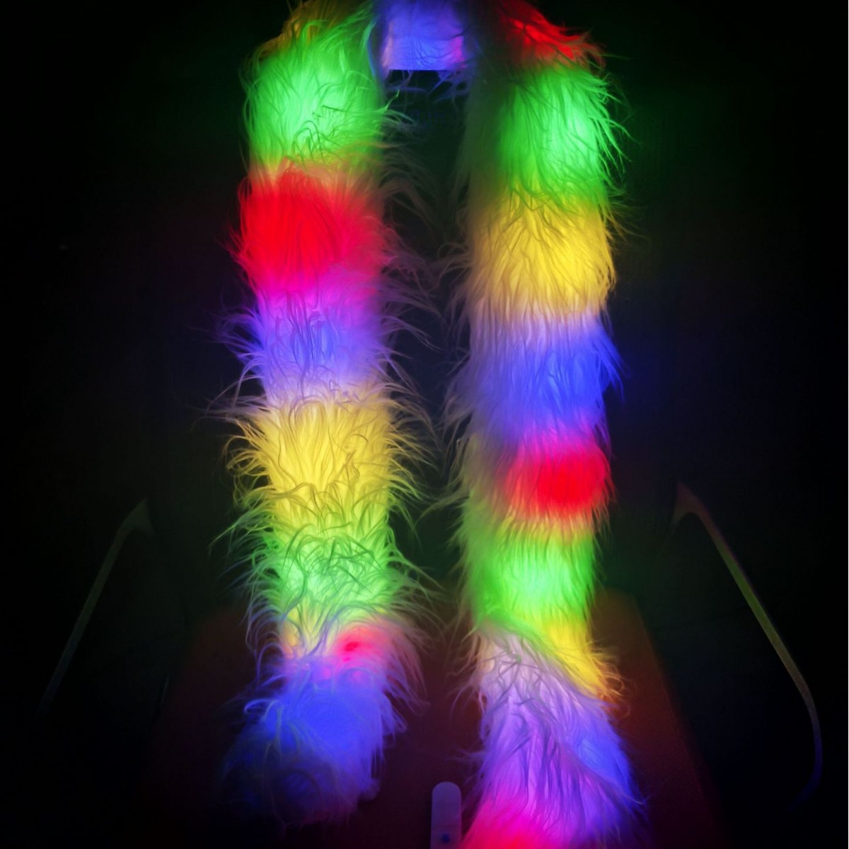 Nueva exótica Navidad Carnaval espectáculo de entretenimiento bufandas de peluche LED ropa luminosa pelo de zorro